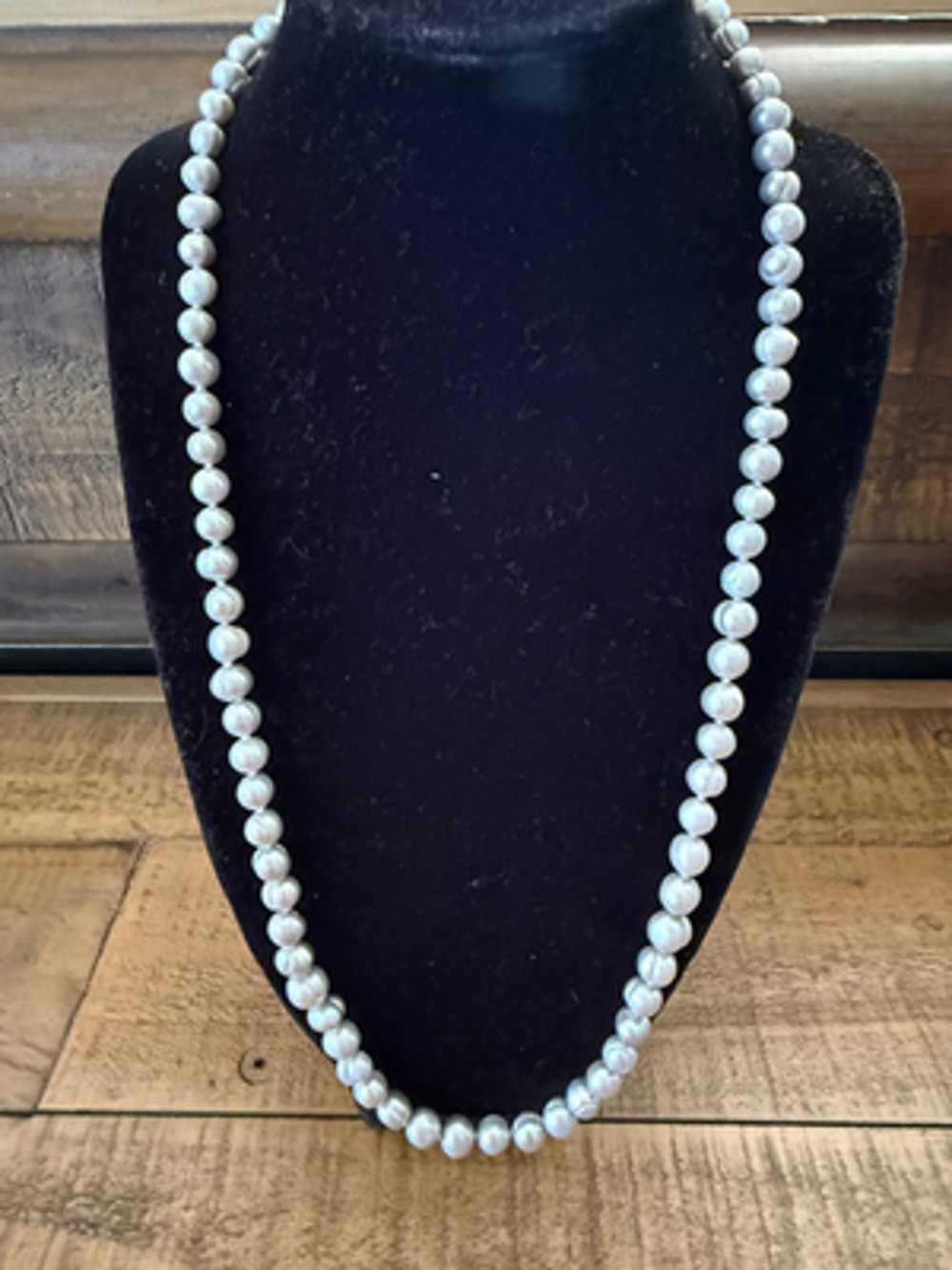 Genuine cultured Hand Knotted Pearl Necklace Spring Ring Clasp 23 In.